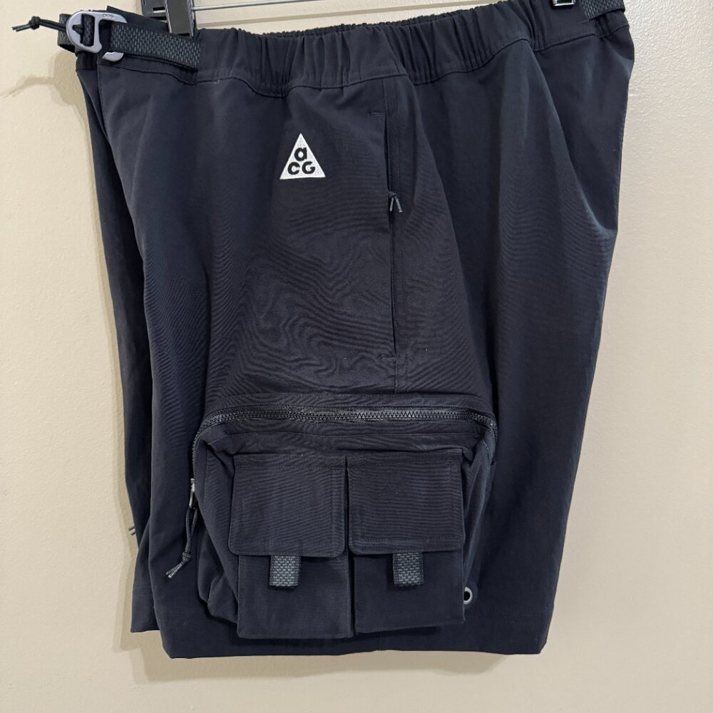 Men's Nike ACG Outdoor Hiking Cargo Shorts Black DH8347-010 Size M NEW RARE - Picture 3 of 8